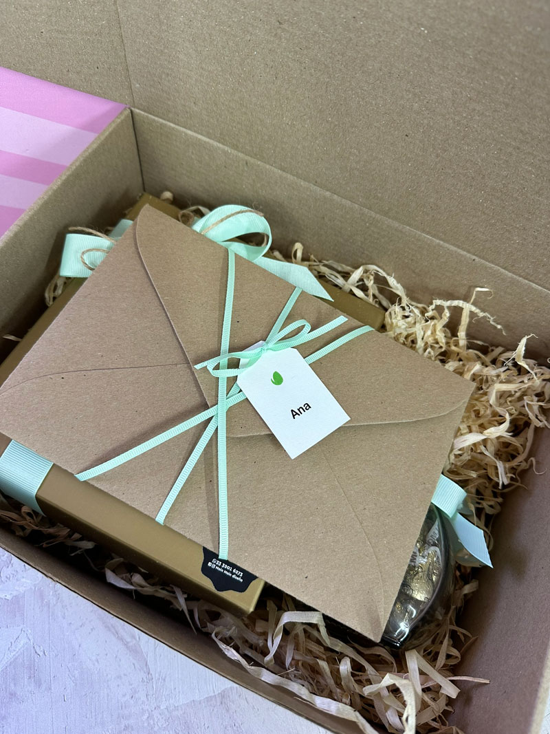 Kit corporativo para regalos conmemorativos de staff