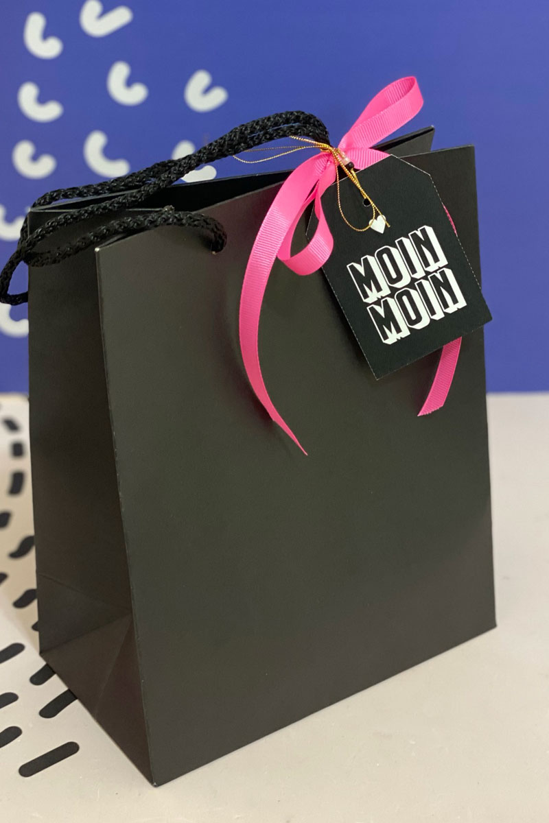 Bolsa de papel personalizada con asas presentación de marca mod-APBP2401