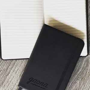 Libreta pocket personalizada tipo piel negra mod-ATL2403