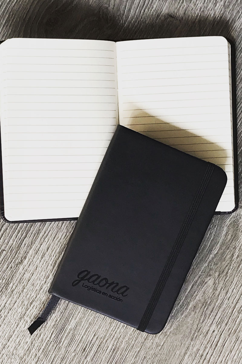 Libreta pocket personalizada tipo piel negra mod-ATL2403