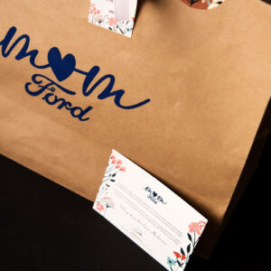 Kit corporativo de regalo para colaboradores en fechas conmemorativas mod-KPEMOM26