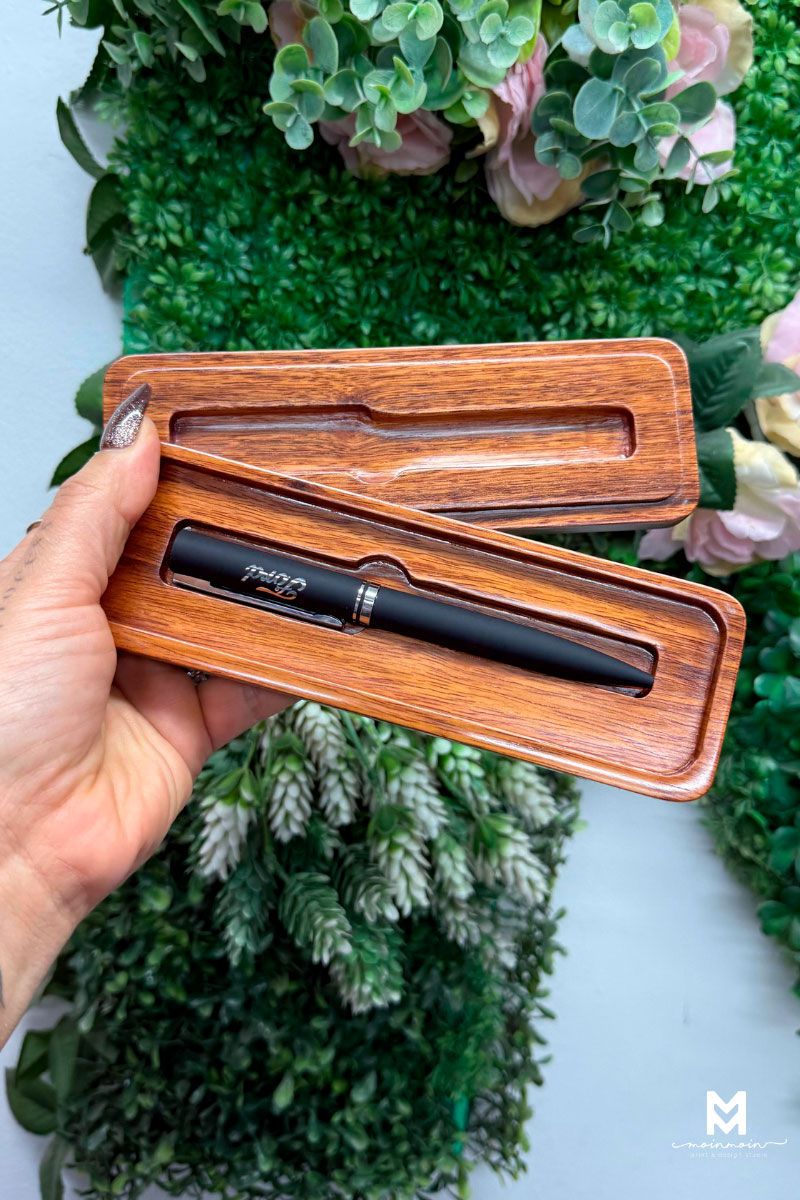 Pluma metálica con estuche de madera personalizado Mod-APPE2402